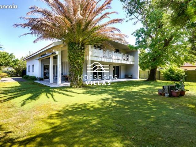 Propriété 7 pièces 273 m²