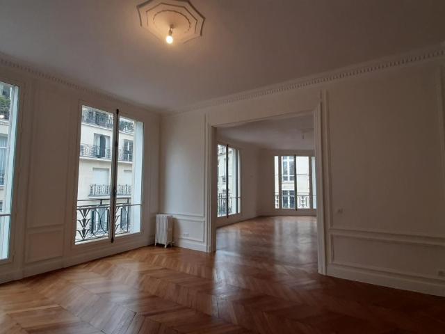 Appartement 7 pièces 304 m²