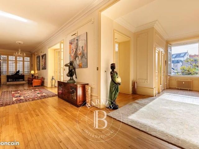 Appartement 7 pièces 307 m²