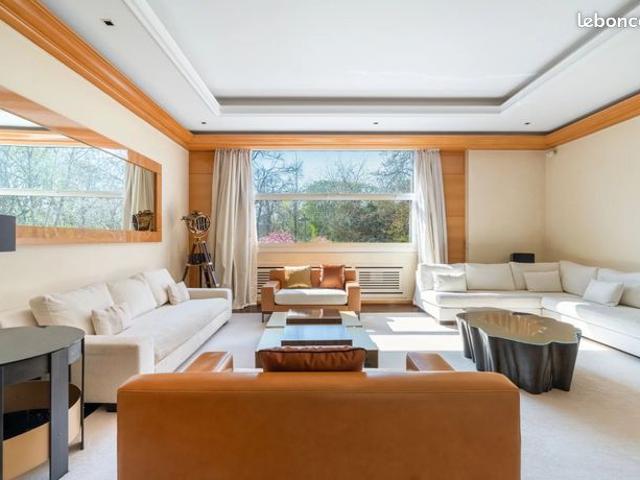 Appartement 7 pièces 315 m²