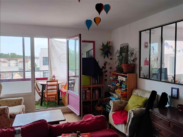 Appartement 7ème étage 90,56 m2 4 pièces Non meublé
