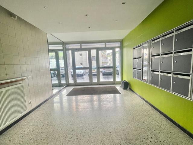 Appartement 80m2 Parking Fort potentiel Quartier Bellevue Le Mont LA Jomayère