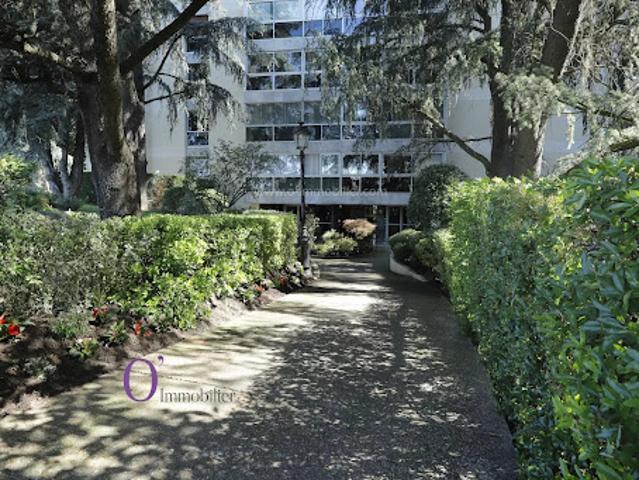 Appartement avec terrasse et piscine