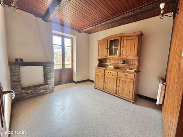 Appartement 8 pièces 102 m²