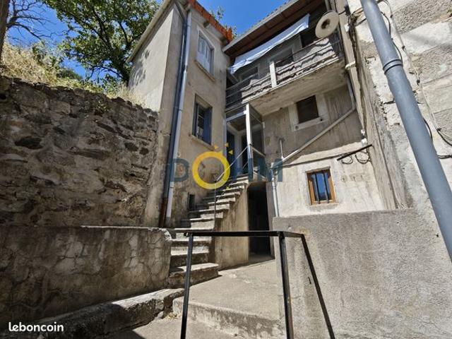 Appartement 8 pièces 107 m²