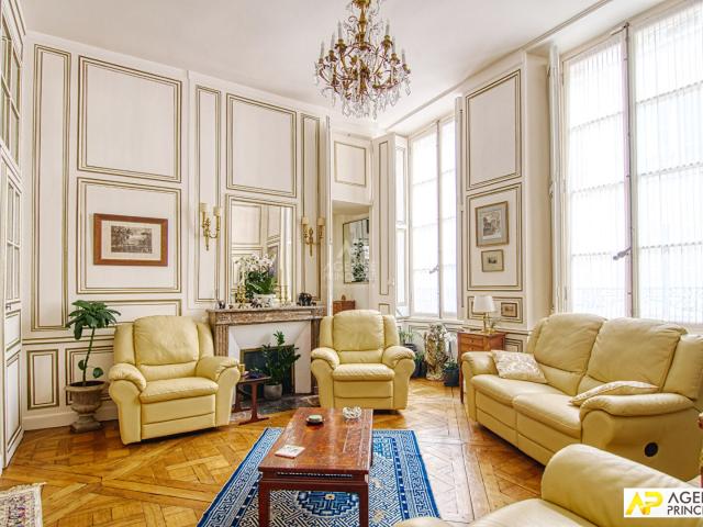 Appartement 8 pièces 165 m²