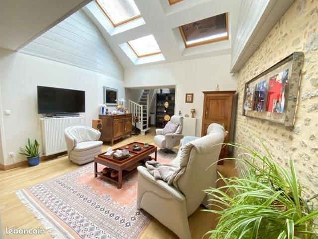 Appartement 8 pièces 169 m²