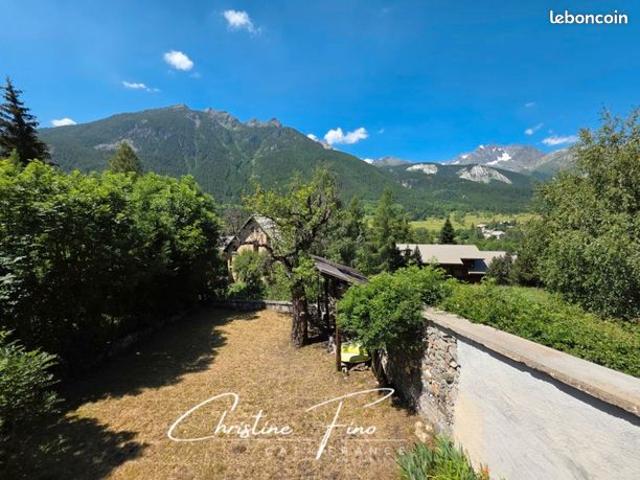 Appartement 8 pièces 174 m²