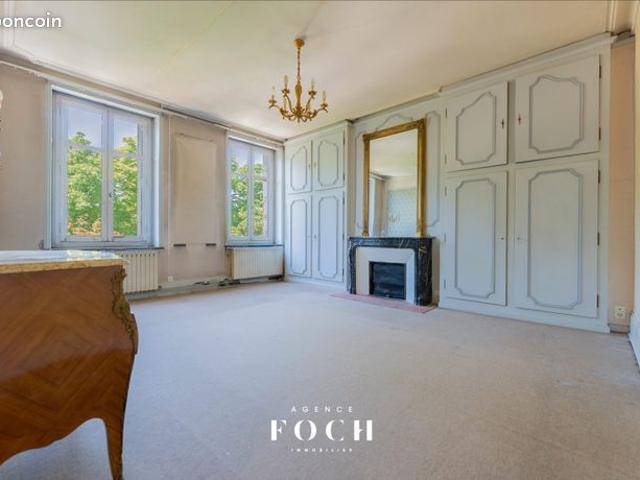 Appartement 8 pièces 179 m²