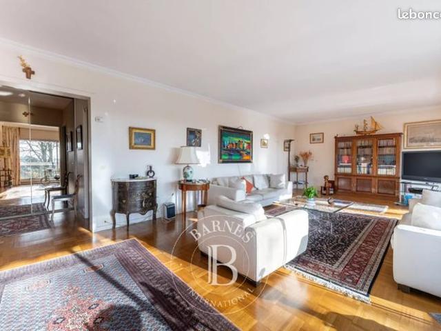 Appartement 8 pièces 181 m²