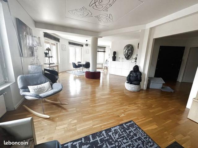 Appartement 8 pièces 187 m²