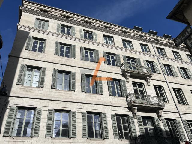 Appartement 8 pièces 193 m²