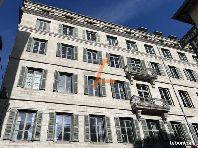 Appartement 8 pièces 193 m²