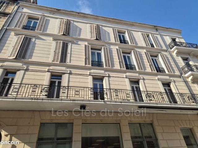Appartement 8 pièces 198 m²