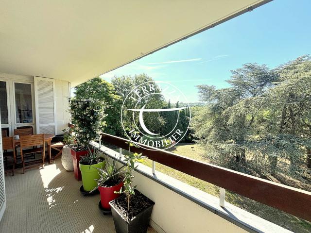 Appartement 8 pièces 198 m²