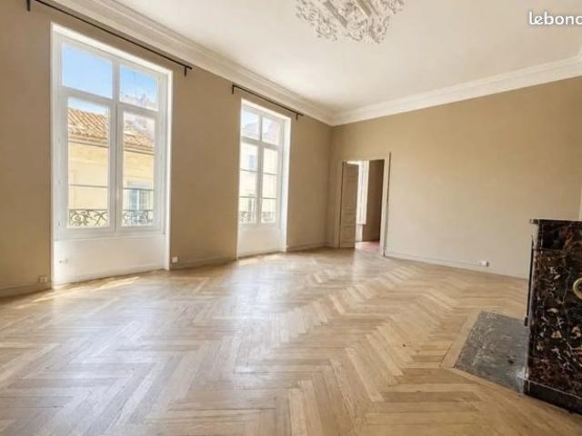 Appartement 8 pièces 206 m²