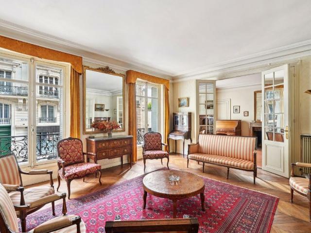 Appartement 8 pièces 207 m²