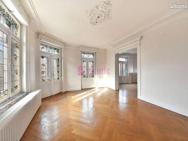 Appartement 8 pièces 215 m²