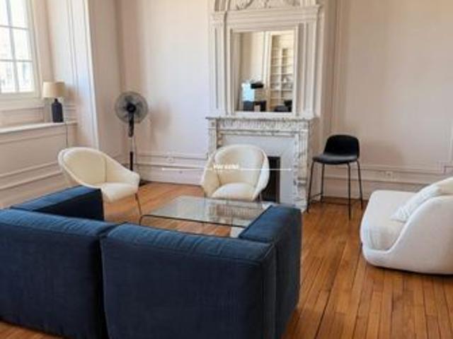 Appartement 8 pièces 220 m²