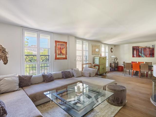Appartement 8 pièces 222 m²