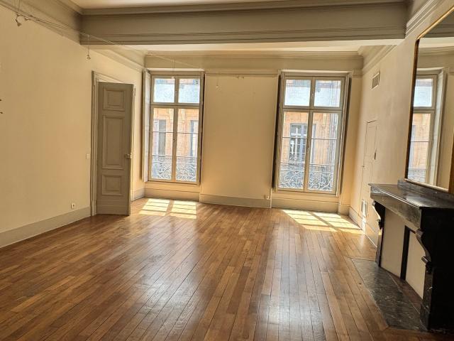 Appartement 8 pièces 224 m²