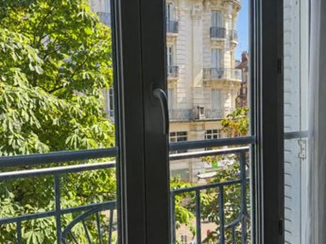 Appartement 8 pièces 230 m²