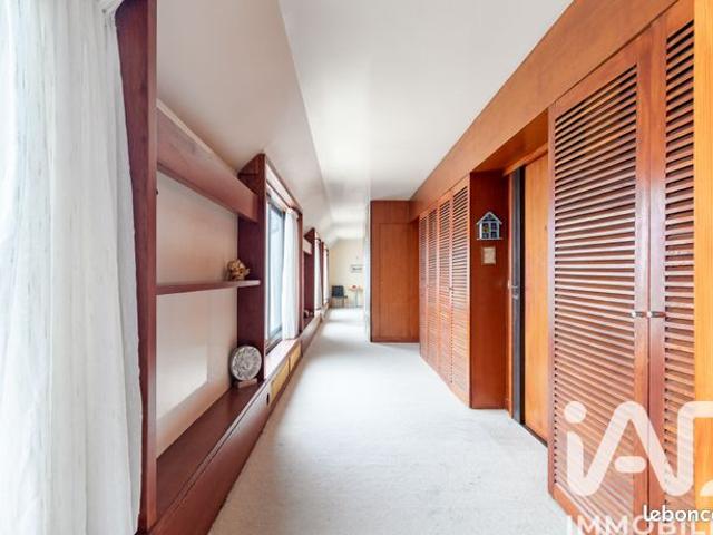 Appartement 8 pièces 230 m²