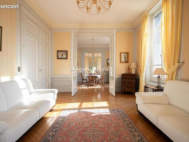 Appartement 8 pièces 237 m²
