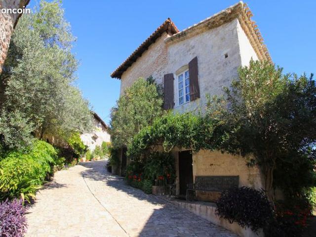 Appartement 8 pièces 239 m²