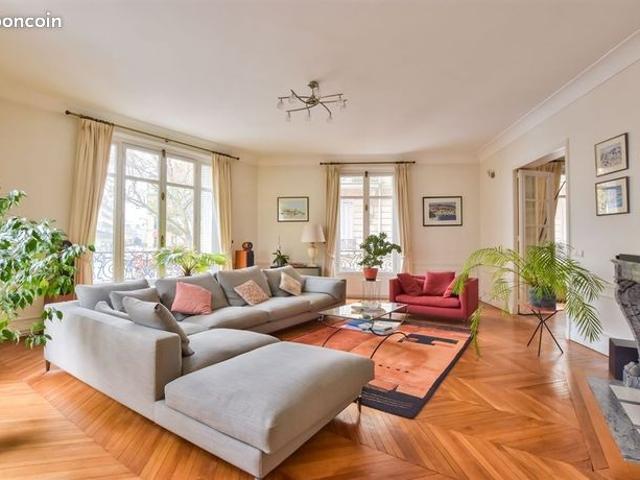 Appartement 8 pièces 246 m²