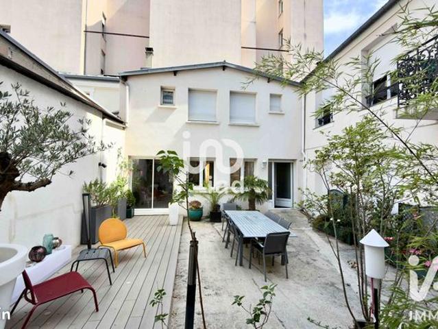 Appartement 8 pièces 247 m²