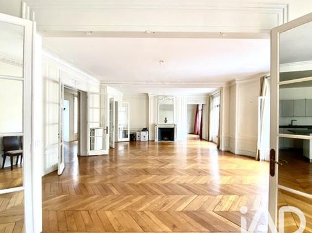 Appartement 8 pièces 251 m²