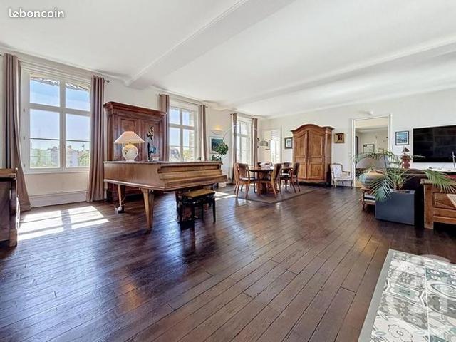 Appartement 8 pièces 256 m²