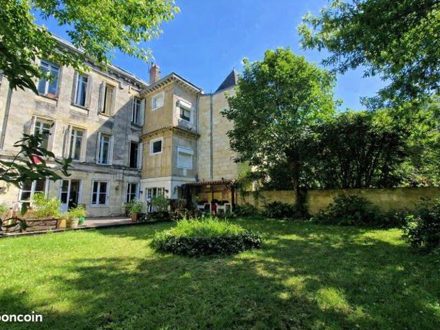 Appartement 8 pièces 260 m²