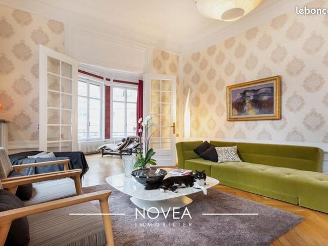 Appartement 8 pièces 260 m²