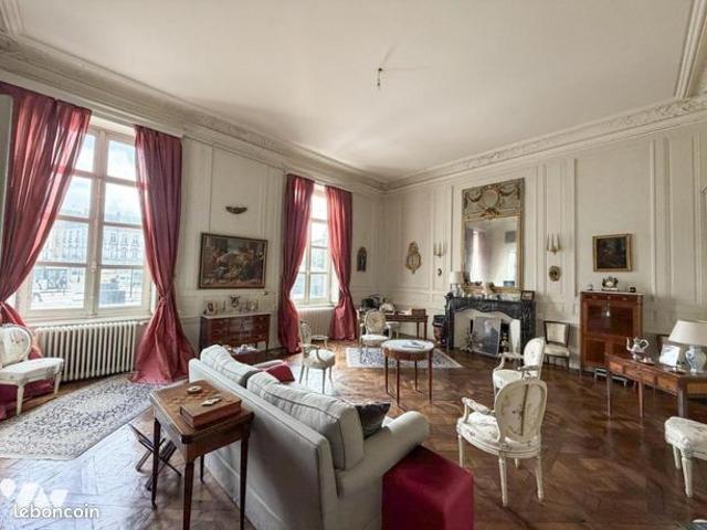 Appartement 8 pièces 263 m²