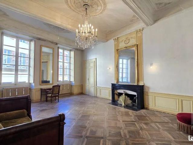 Appartement 8 pièces 267 m²