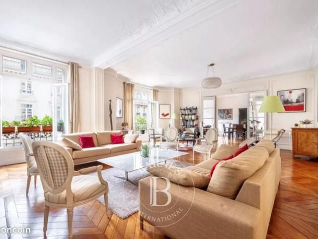 Appartement 8 pièces 276 m²