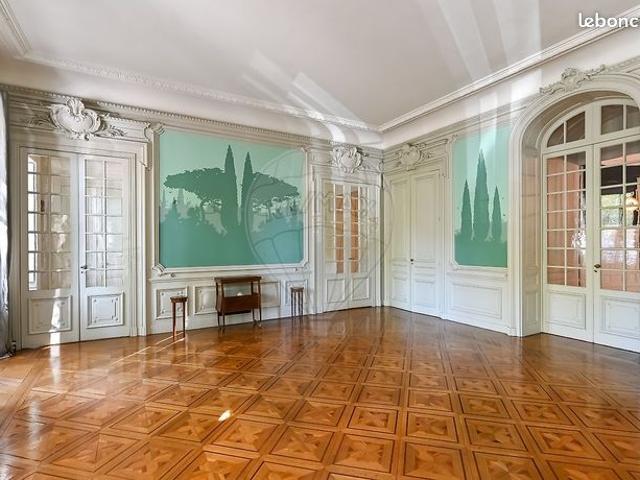 Appartement 8 pièces 288 m²