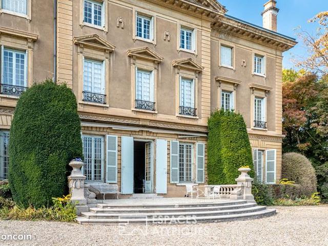 Appartement 8 pièces 313 m²