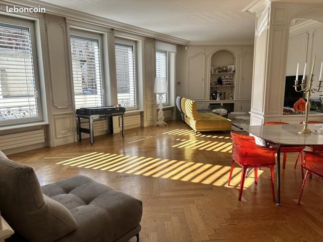 Appartement 8 pièces 330 m²