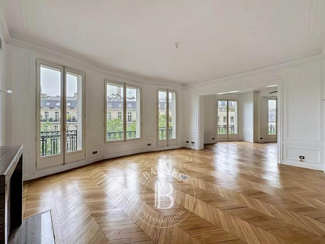 Appartement 8 pièces 338 m²