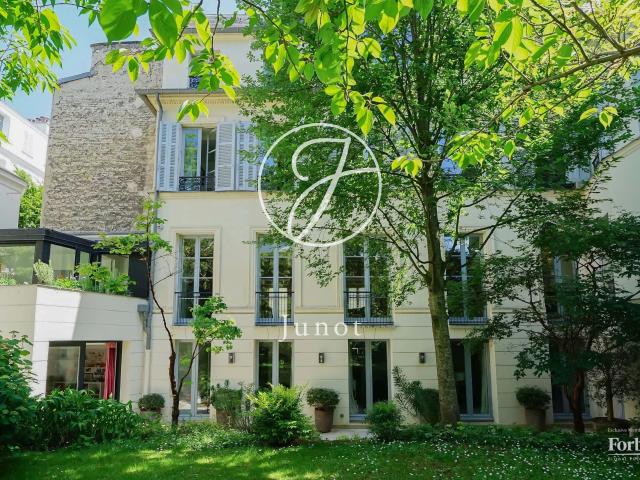 Appartement 8 pièces 364 m²