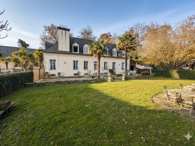 Appartement 8 pièces 376 m²