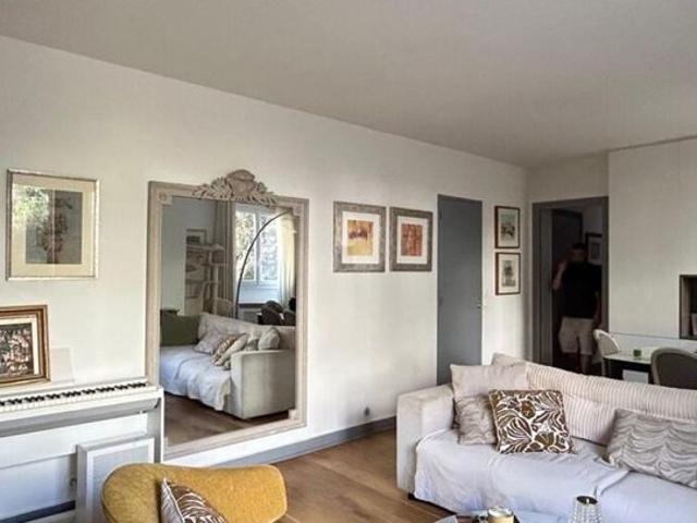 Appartement 93m² – 4 pièces – Paris