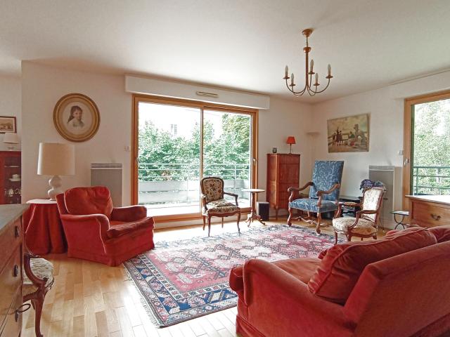 Appartement 92.61 m2, 3 chambres, balcon