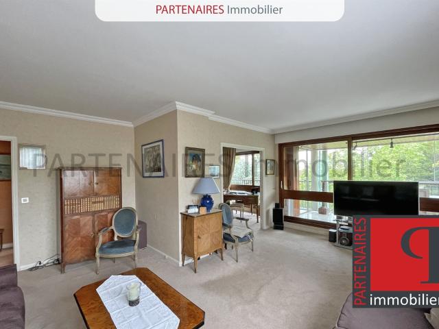 Appartement 92 m² 2 3 chambres loggia balcon filant. 93m² Le Chesnay Rocquencourt