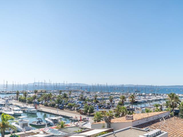 Appartement 97 m2 3 pièce s Vue mer 83400 Hyères port