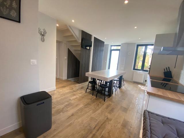Appartement 9 pièces, 148 m² à louer à Villeurbanne 69100