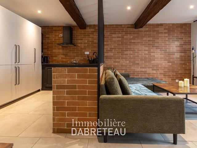 Appartement 9 pièces, 149 m² à louer à Vénissieux 69200